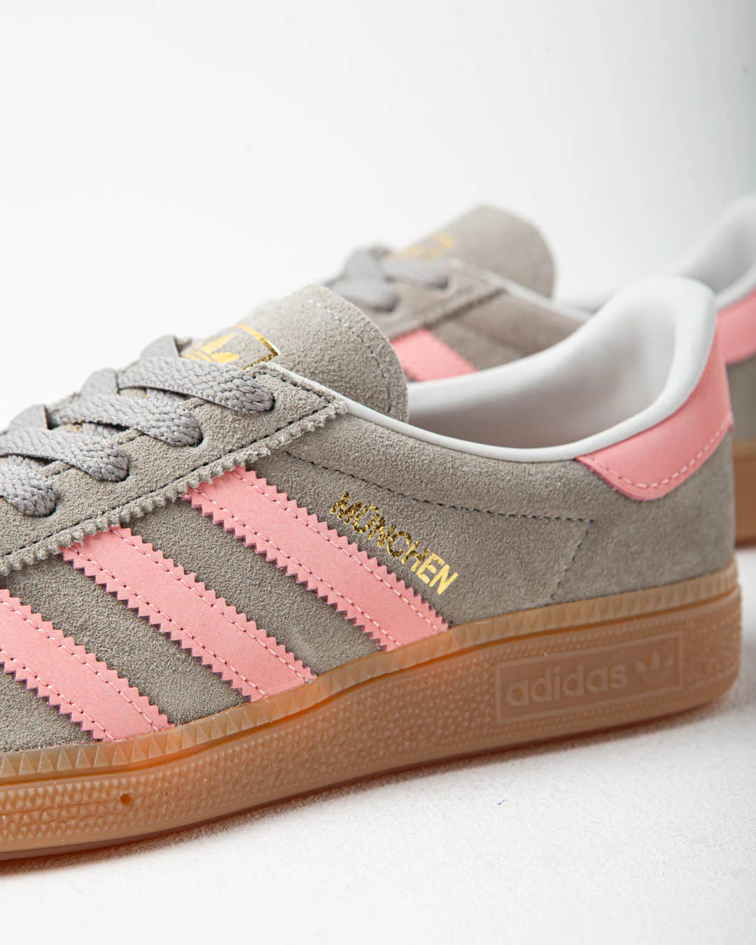 adidas Muenchen Silver Pebble/Glow Pink - Image 4