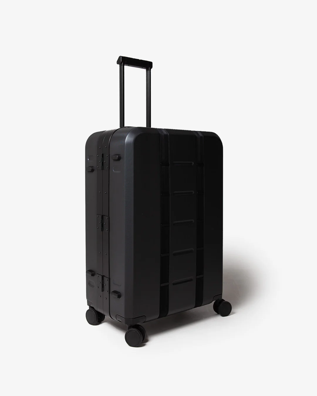 DB Journey Ramverk Pro Check-in Luggage Large Black Out - Image 3