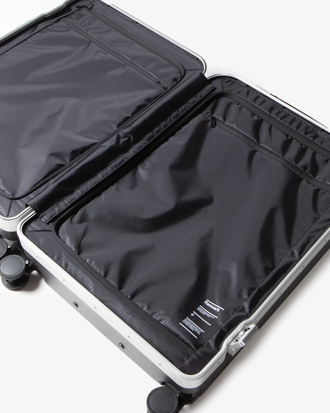 DB Journey Ramverk Pro Check-in Luggage Large Silver - Image 4
