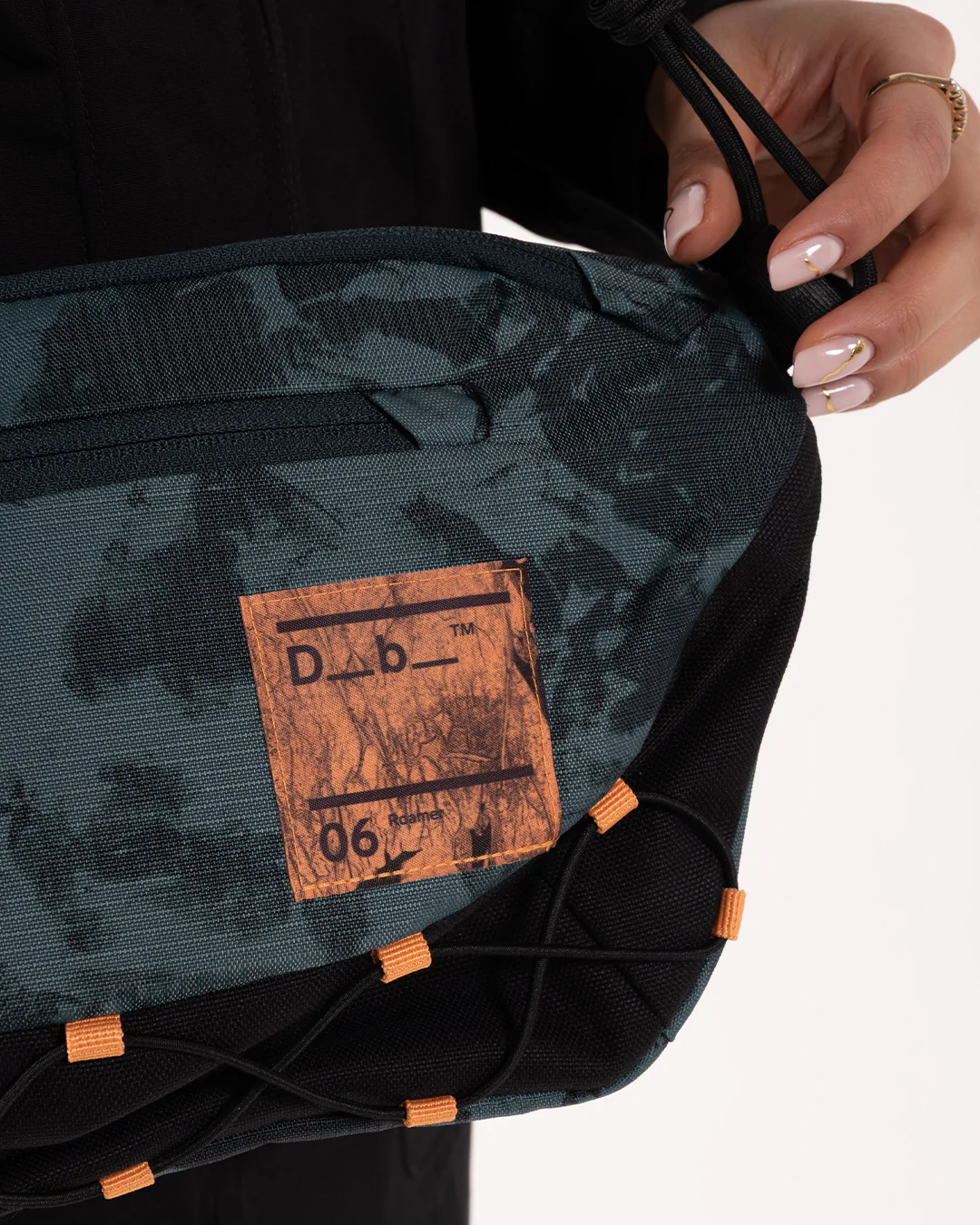 DB Journey Roamer Pro Sling Bag 6L Agate Green - Image 3