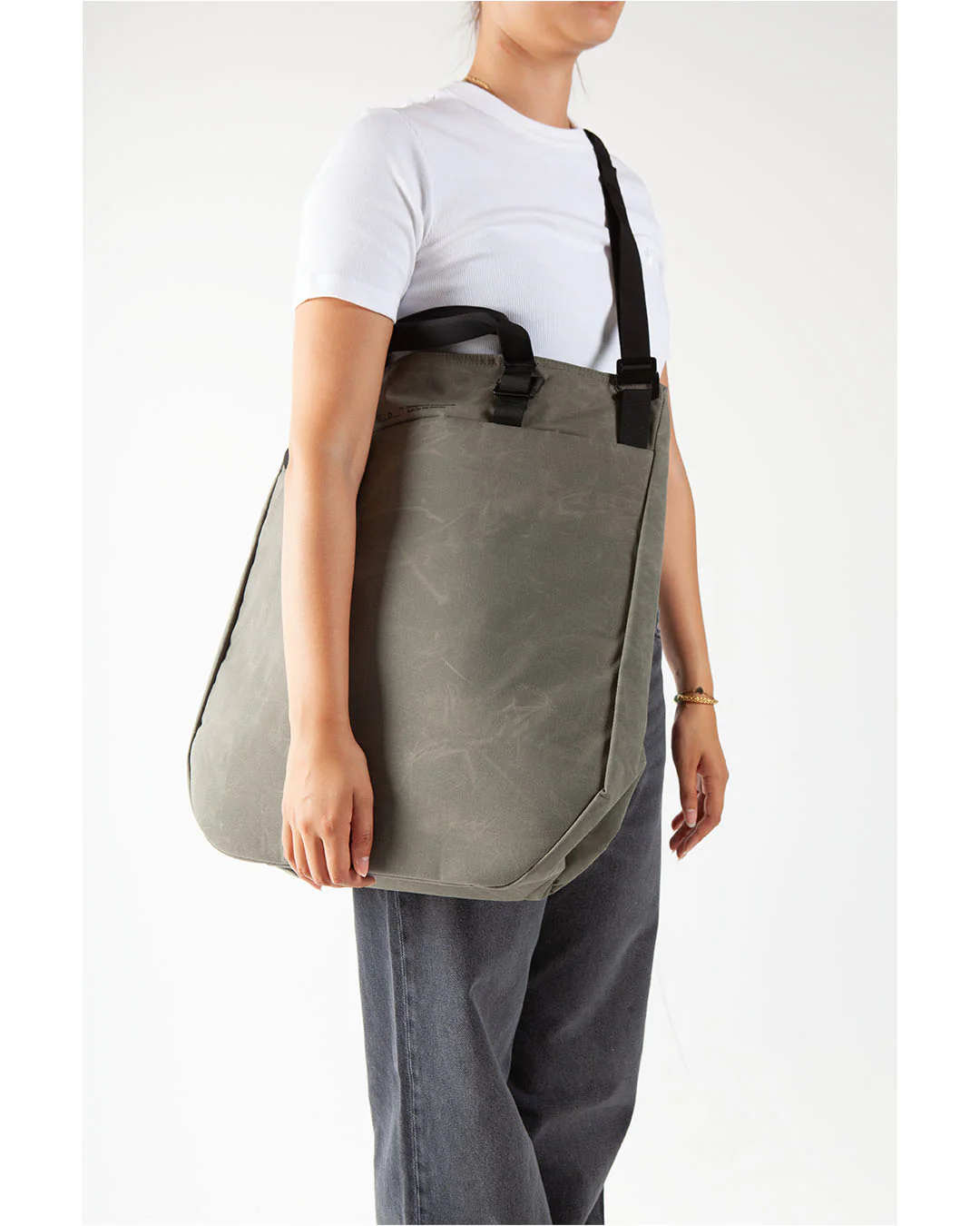 DB Journey Utility Tote 32L Forest Green - Image 3
