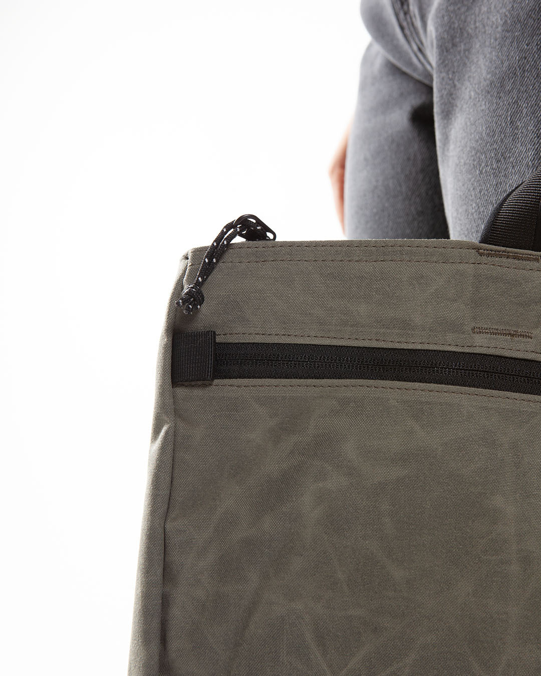 DB Journey Utility Tote 32L Forest Green - Image 5