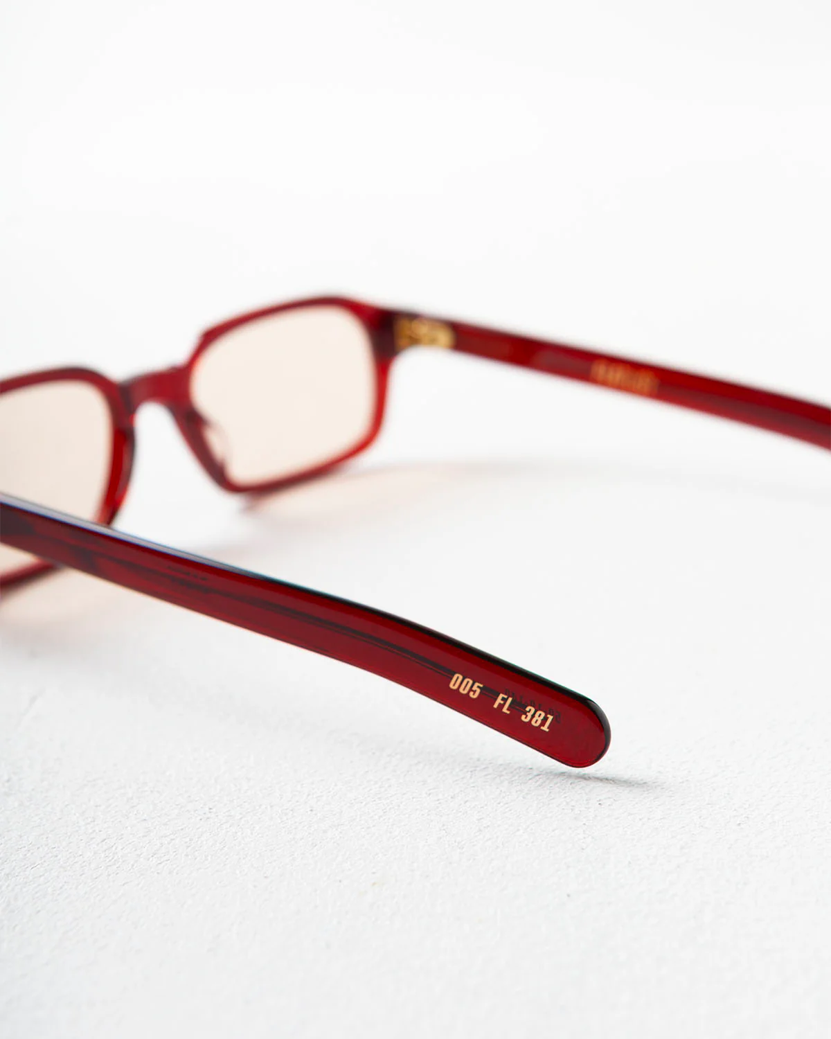 Flatlist Hanky Crystal Burgundy/Peach Lens - Image 4