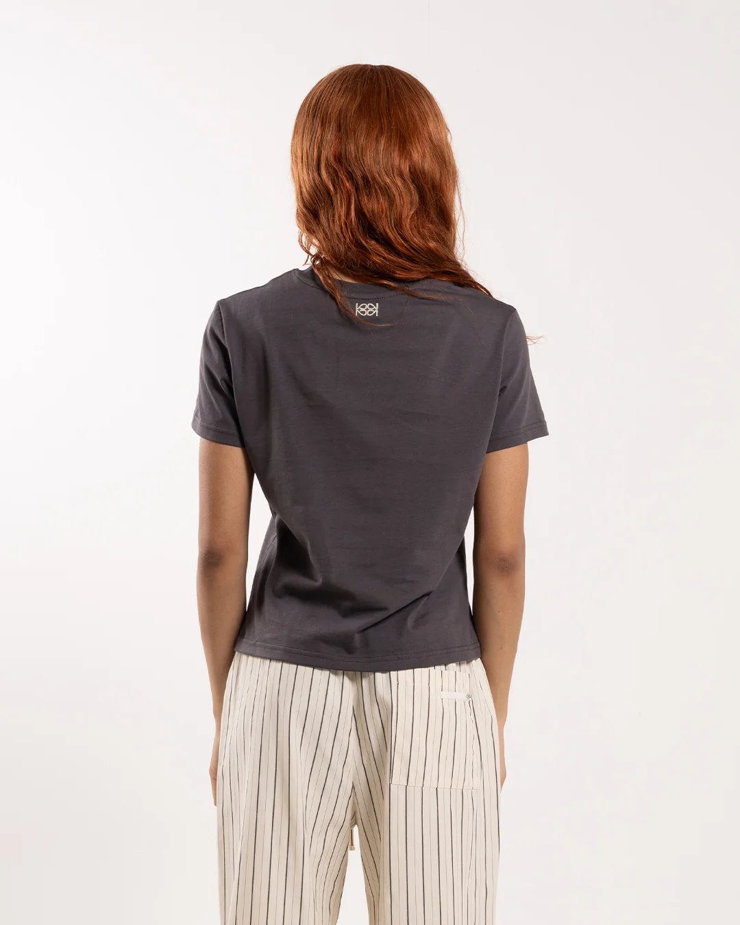 Kijun Pebble Heart Tee Charcoal - Image 3