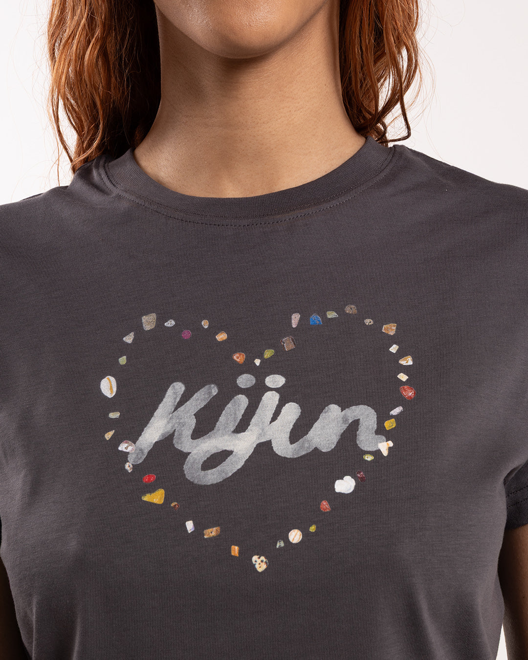 Kijun Pebble Heart Tee Charcoal - Image 4