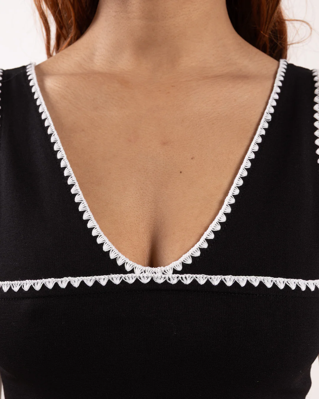 Kijun Scallop Stitch Sleeveless Black - Image 4