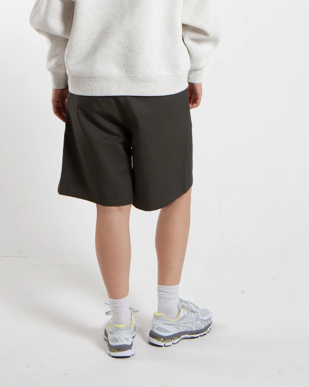 Metalwood Studio Trophy Short Olive - Image 3