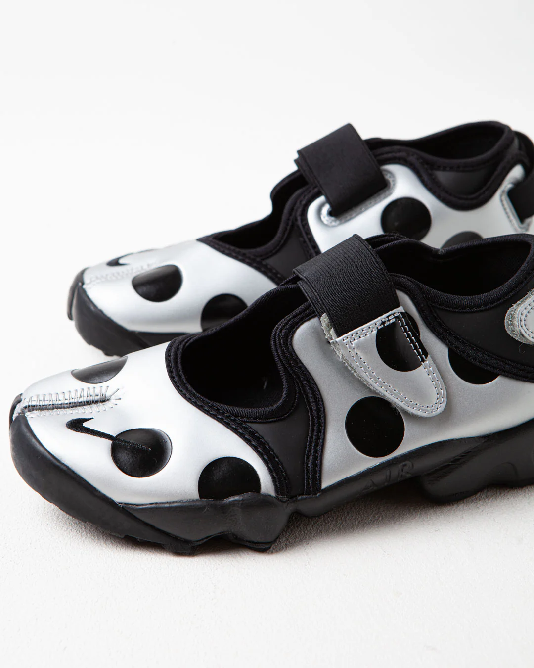 Nike W Air Rift Silver Metallic Polkadot - Image 5