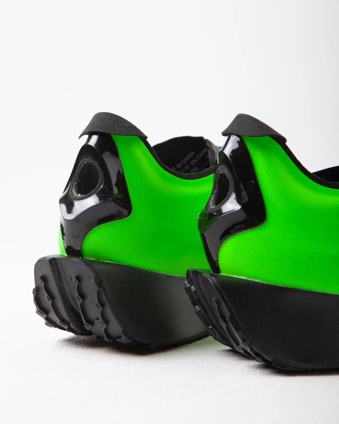 Nike Women's First Sight Noir Electric Green/Black - Image 4