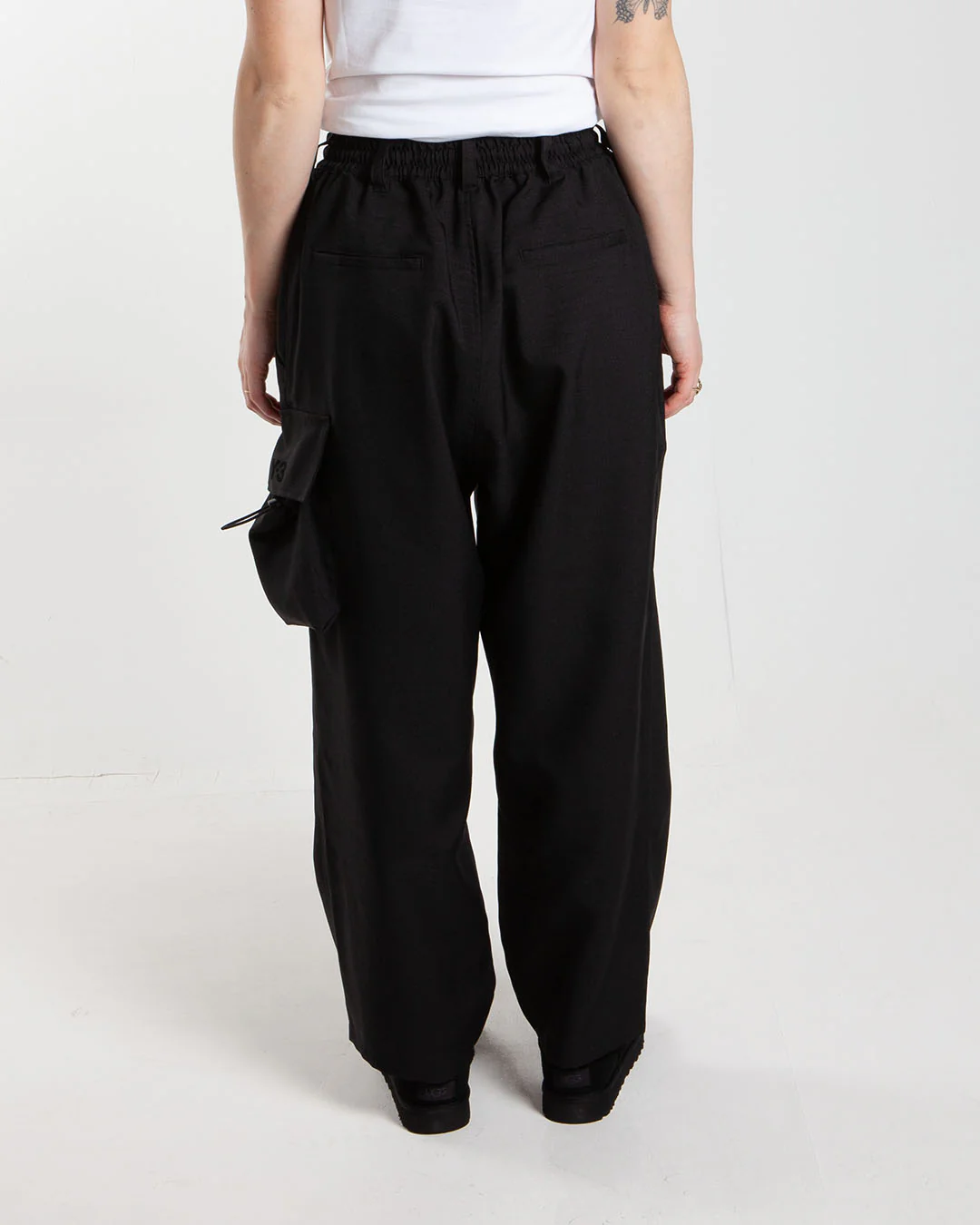 Y-3 Sports Uniform Cargo Pants Black - Image 3